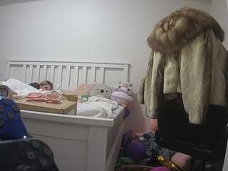 voyeurcam-sexy-little-ana-01