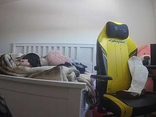 voyeurcam-sexy-little-ana-01