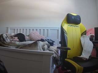 voyeurcam-sexy-little-ana-01