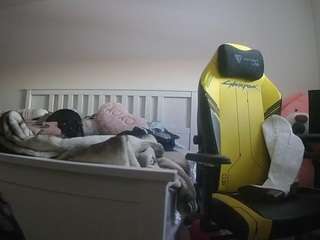 voyeurcam-sexy-little-ana-01