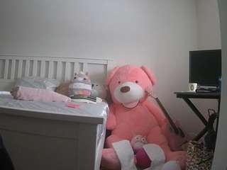 voyeurcam-sexy-little-ana-01