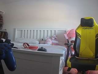 voyeurcam-sexy-little-ana-01