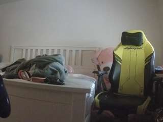 voyeurcam-sexy-little-ana-01