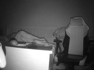 voyeurcam-sexy-little-ana-01