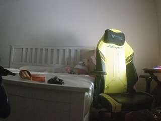 voyeurcam-sexy-little-ana-01