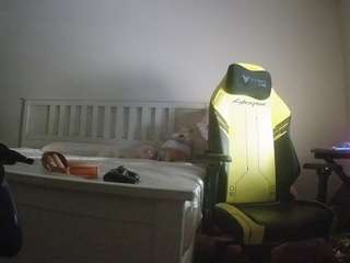 voyeurcam-sexy-little-ana-01