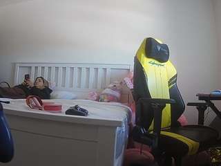 voyeurcam-sexy-little-ana-01