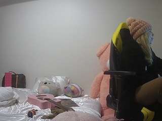 voyeurcam-sexy-l... Live Webcam on CamSoda