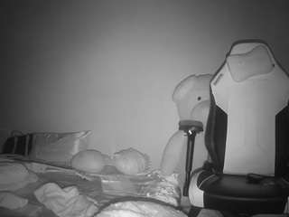 voyeurcam-sexy-little-ana-01