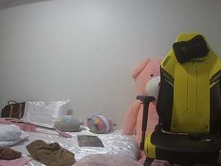 voyeurcam-sexy-little-ana-01