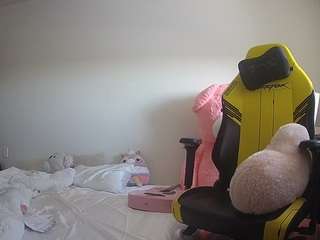 voyeurcam-sexy-little-ana-01