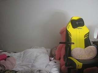 voyeurcam-sexy-little-ana-01