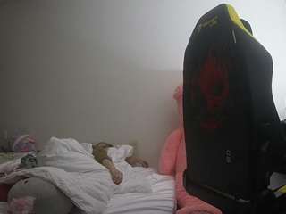 voyeurcam-sexy-little-ana-01