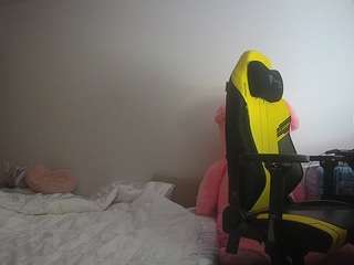 voyeurcam-sexy-little-ana-01