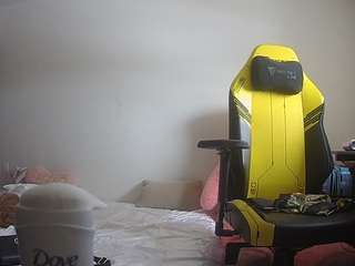 voyeurcam-sexy-little-ana-01