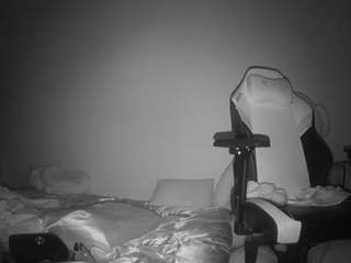 voyeurcam-sexy-little-ana-01