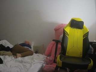 voyeurcam-sexy-little-ana-01