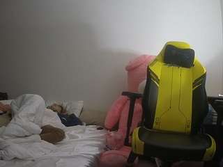 voyeurcam-sexy-little-ana-01