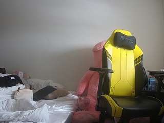 voyeurcam-sexy-little-ana-01