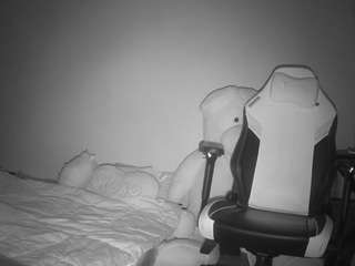 voyeurcam-sexy-little-ana-01