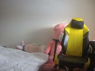 voyeurcam-sexy-little-ana-01