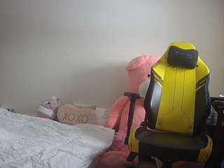 voyeurcam-sexy-little-ana-01