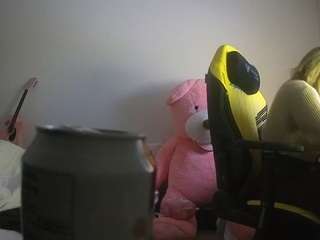 voyeurcam-sexy-little-ana-01