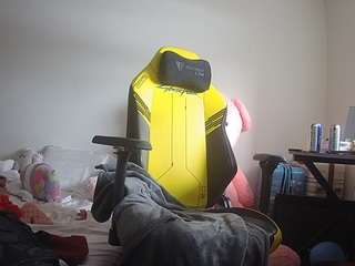 voyeurcam-sexy-little-ana-01