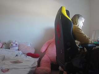 voyeurcam-sexy-little-ana-01 webcam