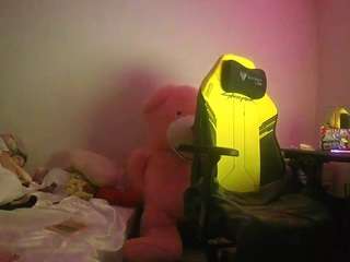 voyeurcam-sexy-little-ana-01