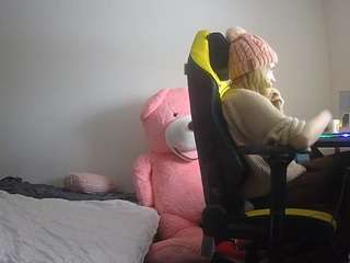 voyeurcam-sexy-little-ana-01 webcam