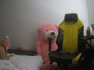 voyeurcam-sexy-little-ana-01