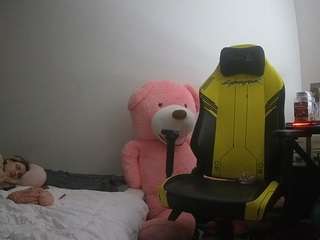 voyeurcam-sexy-little-ana-01