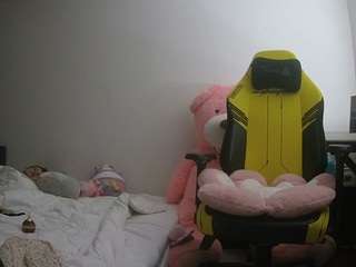 voyeurcam-sexy-little-ana-01