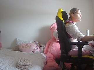 voyeurcam-sexy-little-ana-01 live cam profile