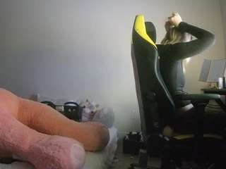 voyeurcam-sexy-little-ana-01