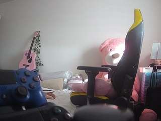 voyeurcam-sexy-little-ana-01