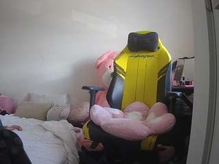 voyeurcam-sexy-little-ana-01