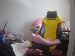 voyeurcam-sexy-little-ana-01