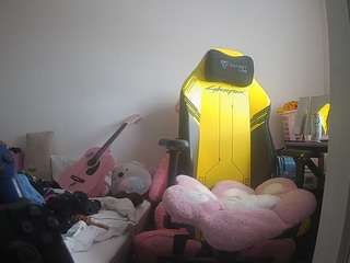 voyeurcam-sexy-little-ana-01