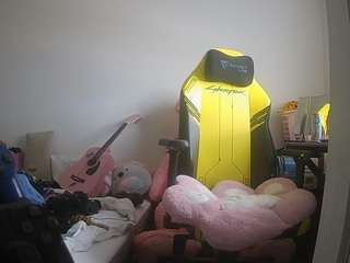 voyeurcam-sexy-little-ana-01