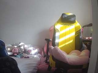 voyeurcam-sexy-little-ana-01