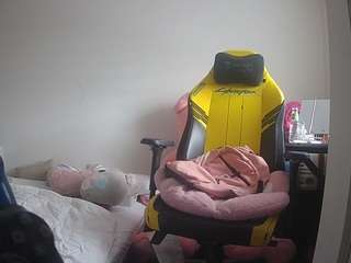 voyeurcam-sexy-little-ana-01