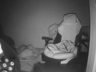 voyeurcam-sexy-little-ana-01