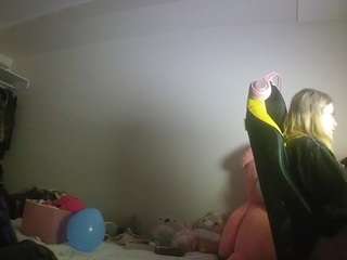 voyeurcam-sexy-little-ana-01