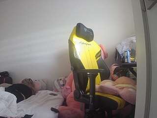 voyeurcam-sexy-little-ana-01