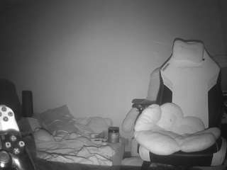 voyeurcam-sexy-little-ana-01