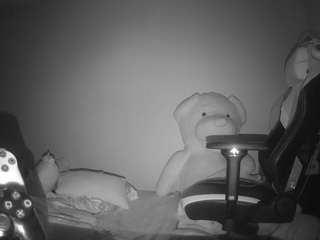 voyeurcam-sexy-little-ana-01