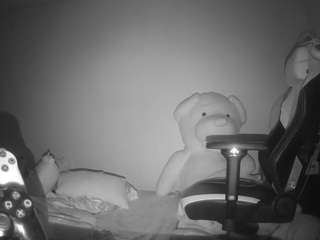 voyeurcam-sexy-little-ana-01