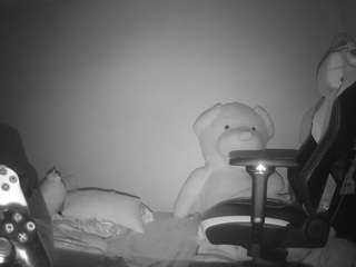 voyeurcam-sexy-little-ana-01